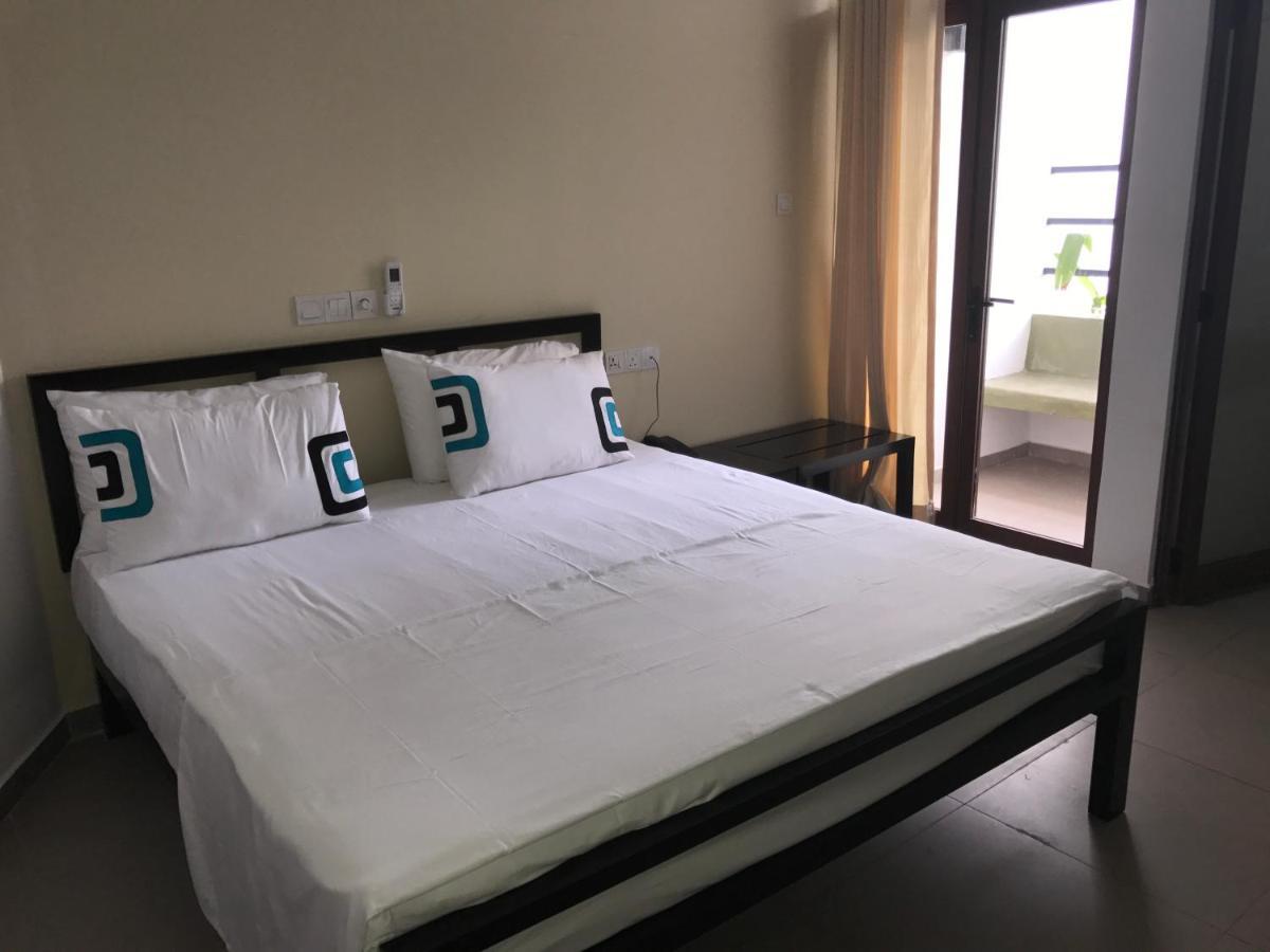 Saninro Hotel - Ragama Екстер'єр фото
