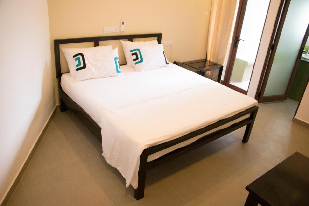 Saninro Hotel - Ragama Екстер'єр фото