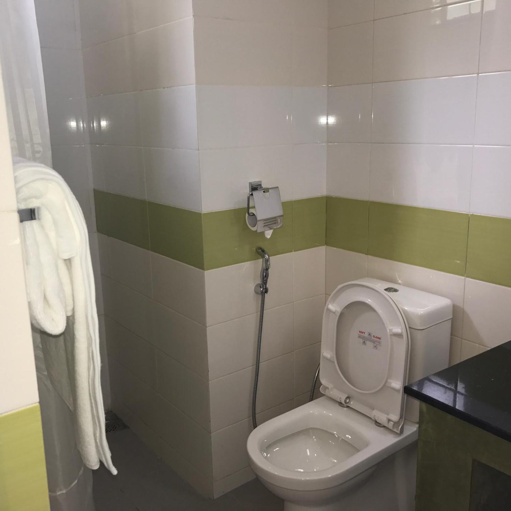 Saninro Hotel - Ragama Екстер'єр фото