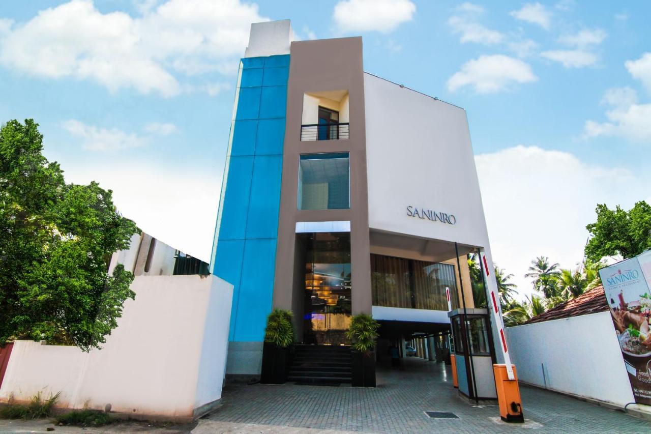 Saninro Hotel - Ragama Екстер'єр фото