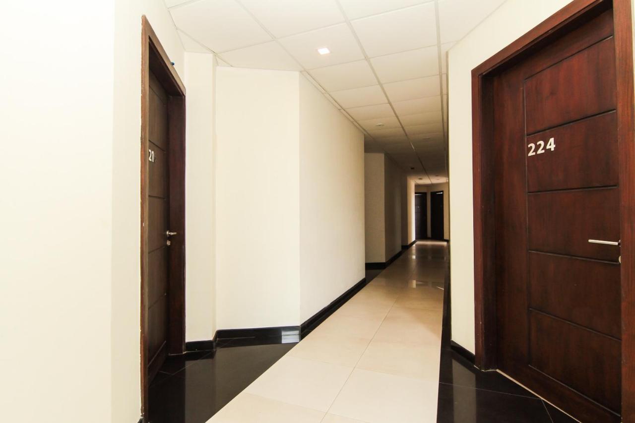 Saninro Hotel - Ragama Екстер'єр фото