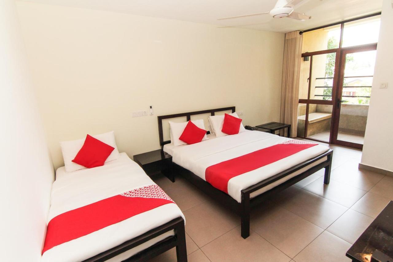 Saninro Hotel - Ragama Екстер'єр фото